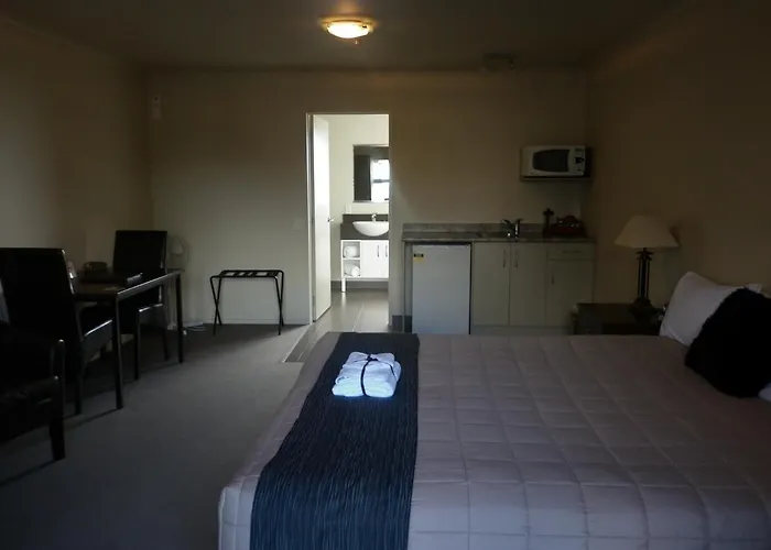 Motel Executive On Fenton 4*