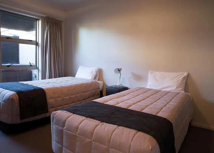 Motel Executive On Fenton