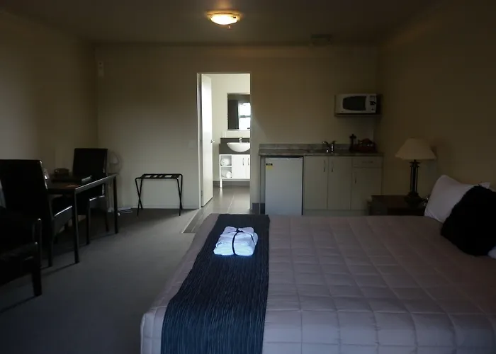 Motel Executive On Fenton 4*