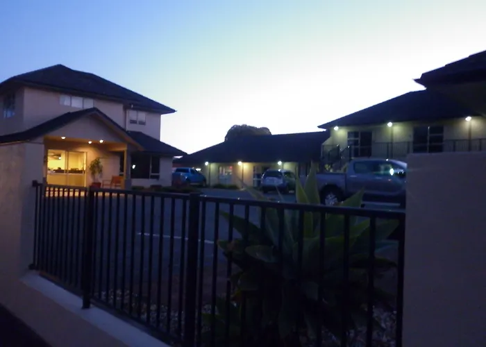 Executive On Fenton Motel