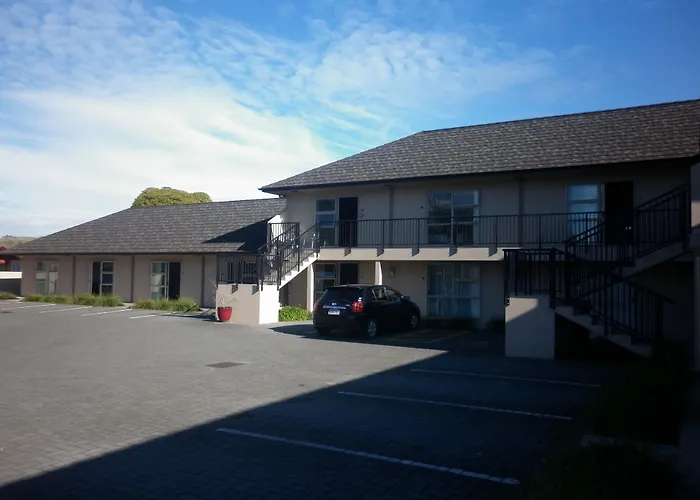 Motel Executive On Fenton