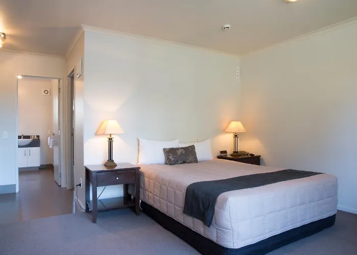 Motel Executive On Fenton 4*