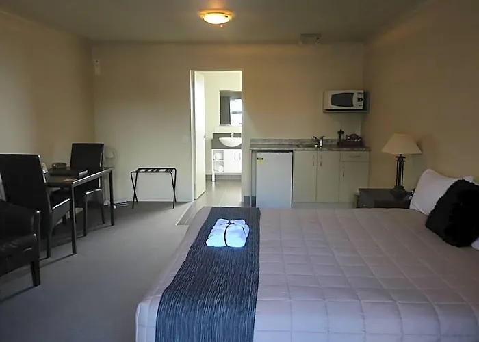 Executive On Fenton Motel