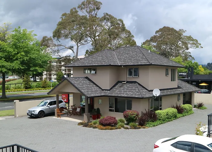 Motel Executive On Fenton